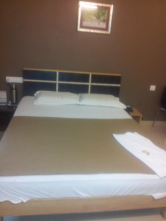 Hotel Srm Grands Csennai Szoba fotó